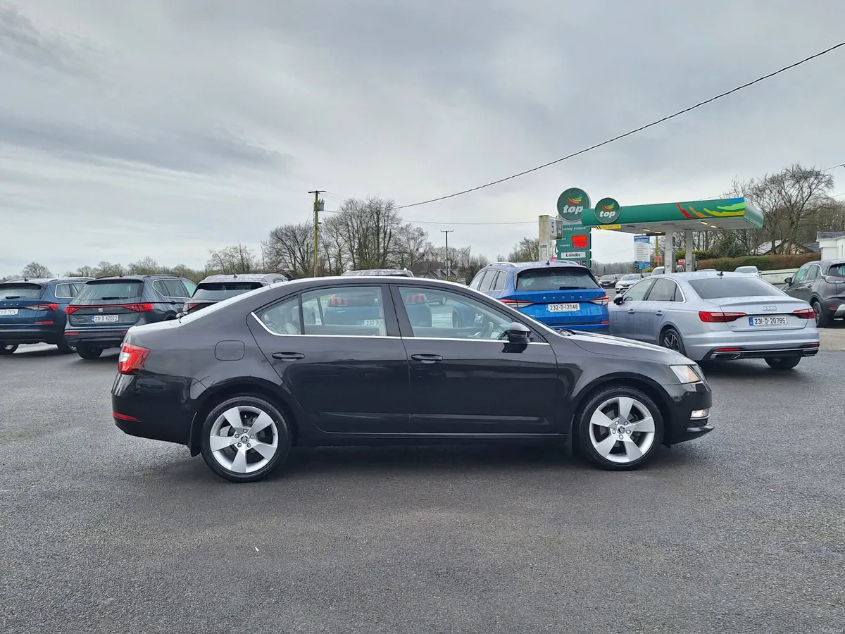 Skoda Octavia 1.6.TDI AUTO *High Spec/Heat Seats/C - Image 2