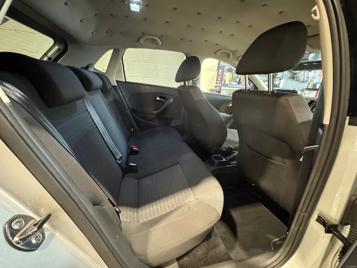 Volkswagen Polo 2013 AUTO - Image 6