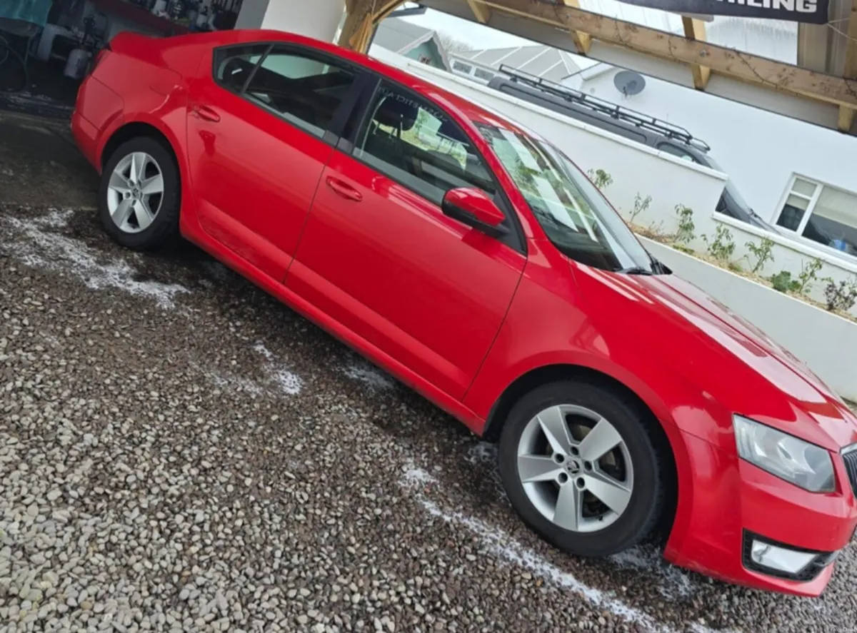 €5000 2015 Skoda Octavia. Automatic fresh NCT - Image 2