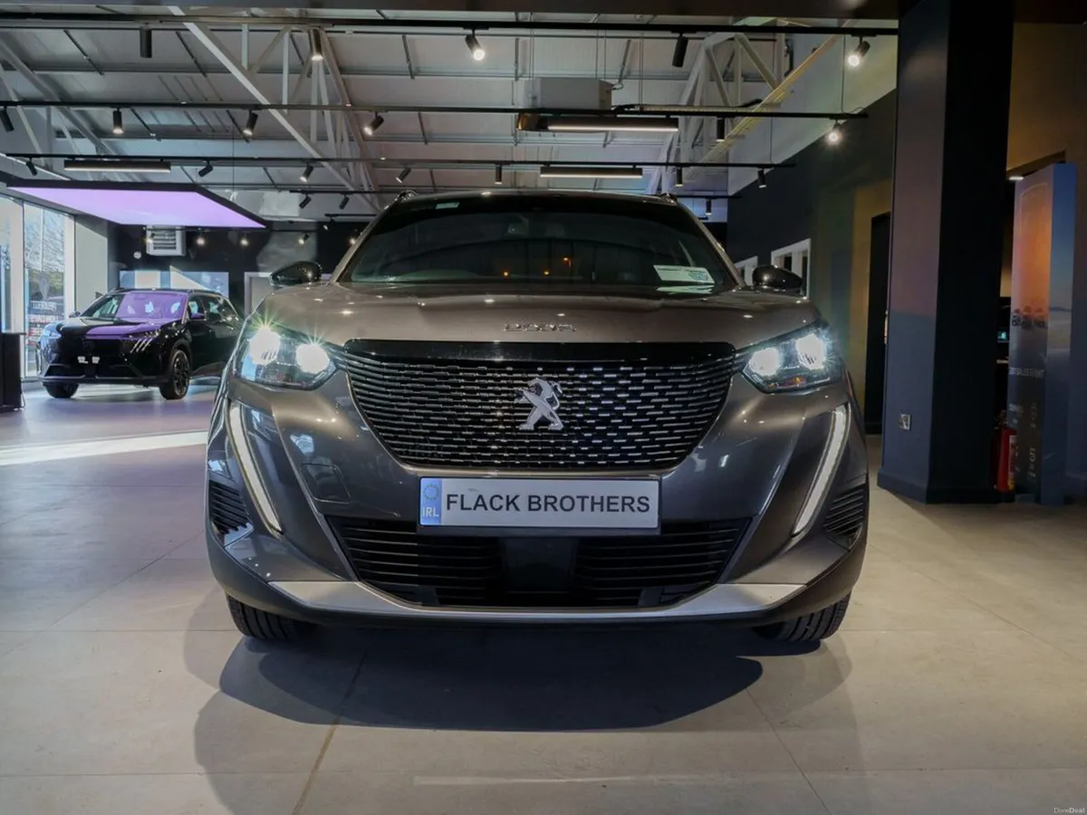 2023 Peugeot 2008 Allure 1.2 100bhp Manual - Image 3