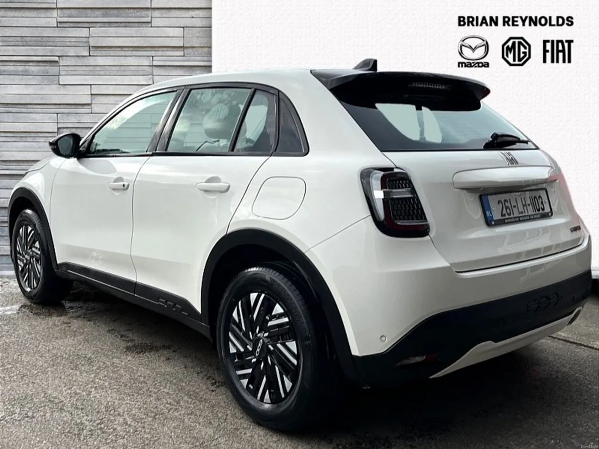 Fiat 600 1.2 100hp Hybrid Auto eDCT 6 - Image 3