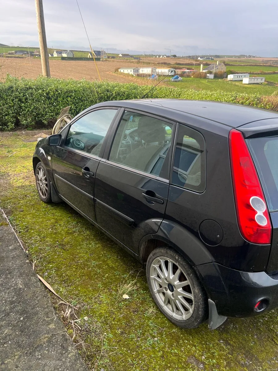 Ford fiesta - Image 2