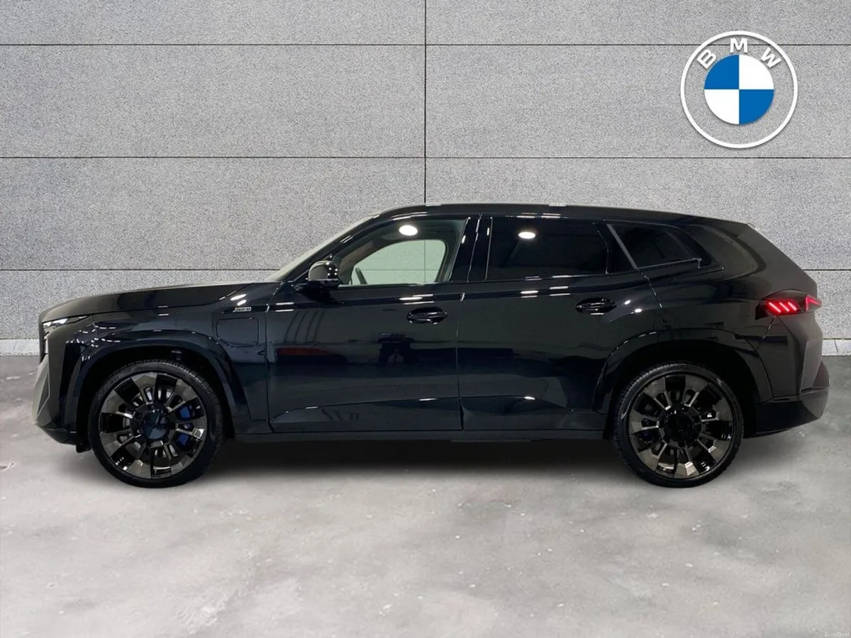 BMW XM 50e - Image 4