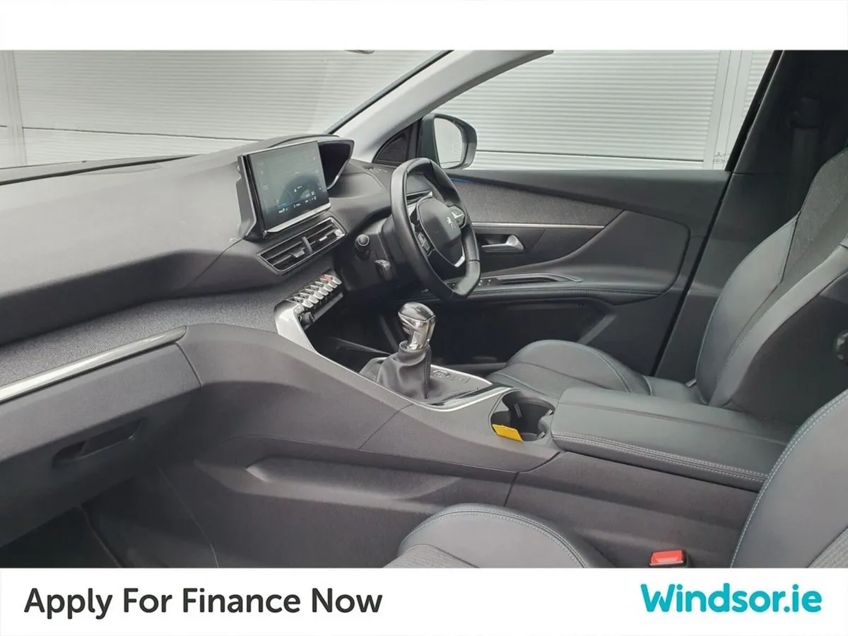 Peugeot 3008 1.2 PureTech 130bhp Allure  **Price i - Image 4
