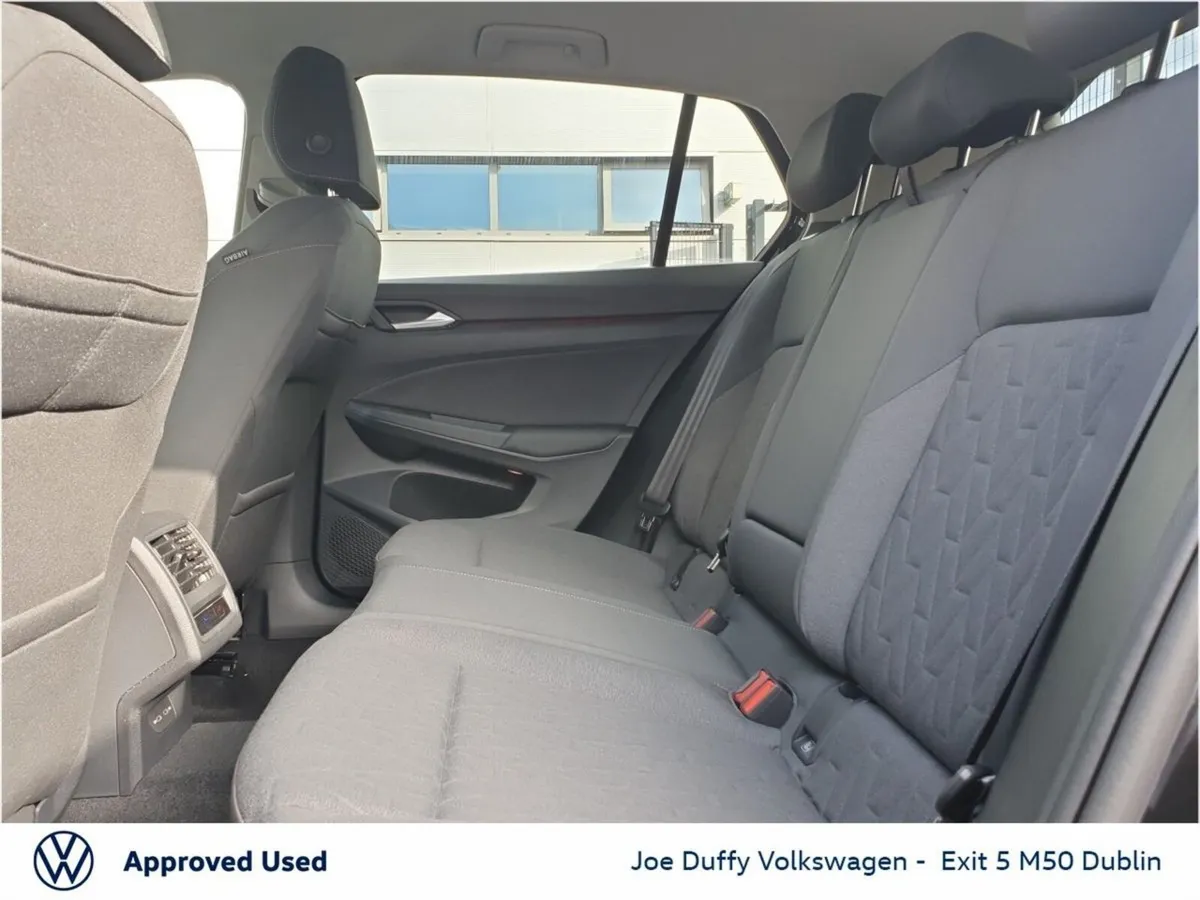 Volkswagen Golf EDITION  75 PHEV 1.5 TSI 150HP - Image 6
