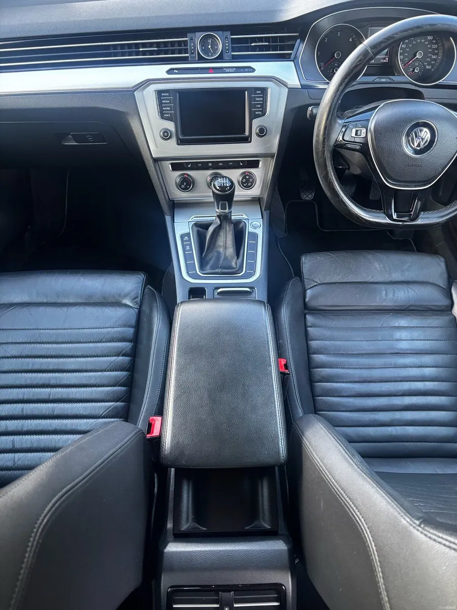2015 Volkswagen Passat 2.0 TDI Highline BlueMotion - Image 4