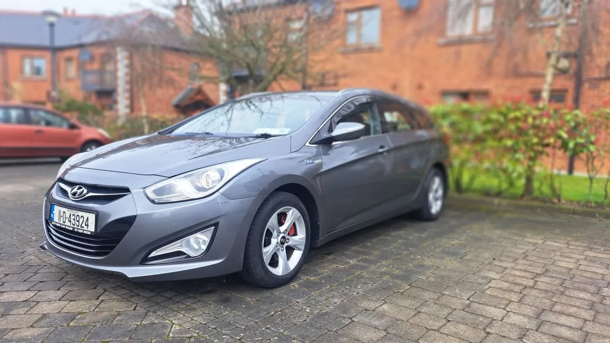 Hyundai i40 2011 NCT OCT 26 & TAX JUN 26 - Image 2