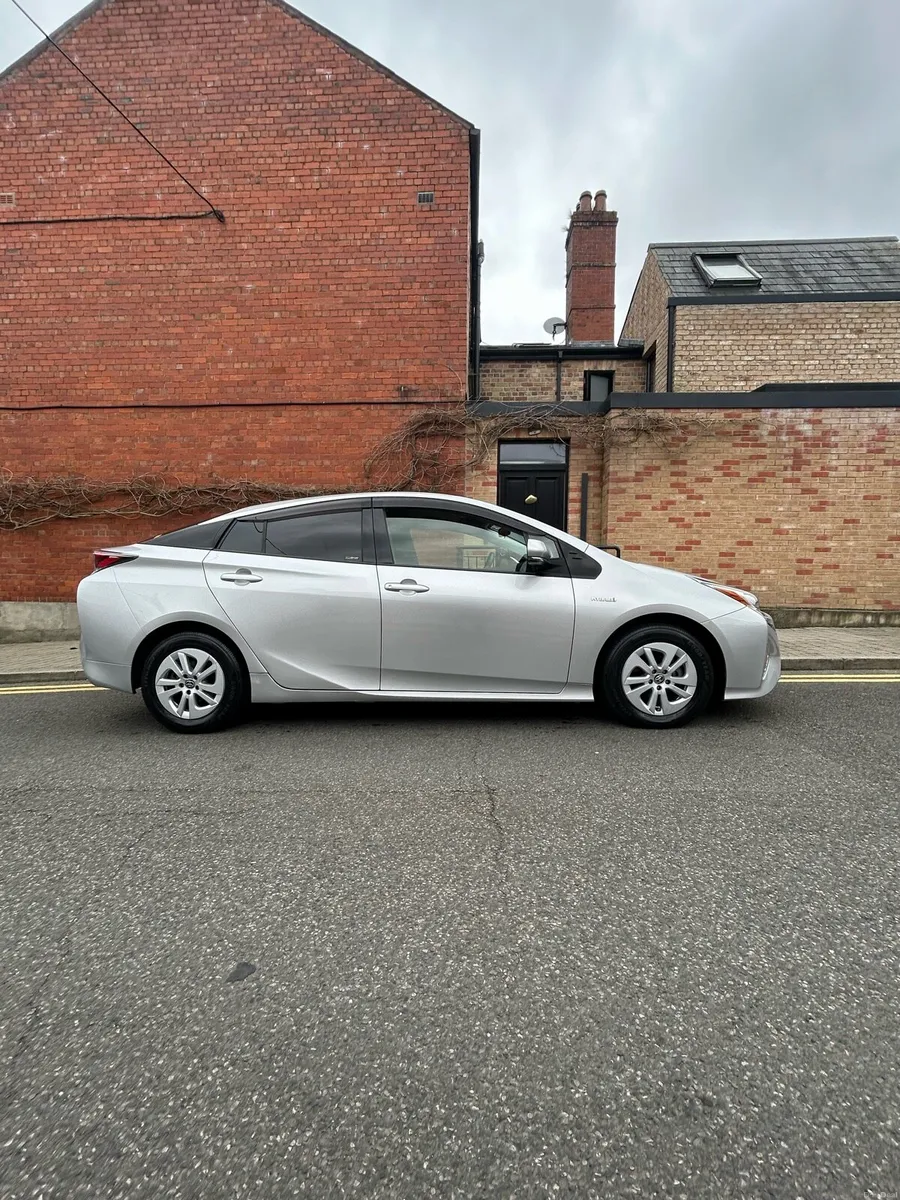 182 Toyota Prius - Image 1