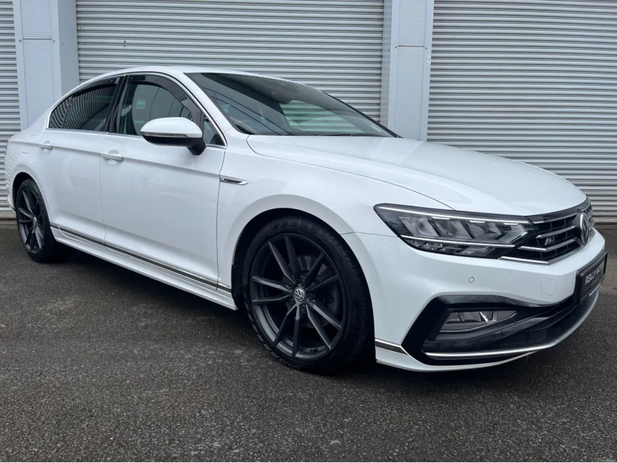 Volkswagen Passat 2.0 DIESEL R-LINE **CLASS SPEC** - Image 1