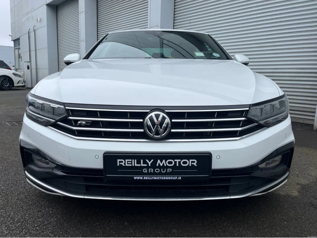 Volkswagen Passat 2.0 DIESEL R-LINE **CLASS SPEC** - Image 2