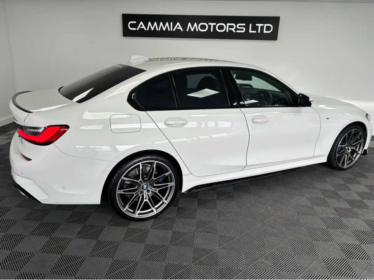 BMW 3-Series *BMW 330e* *DIGITAL DASH* *LOW MILEAG - Image 4