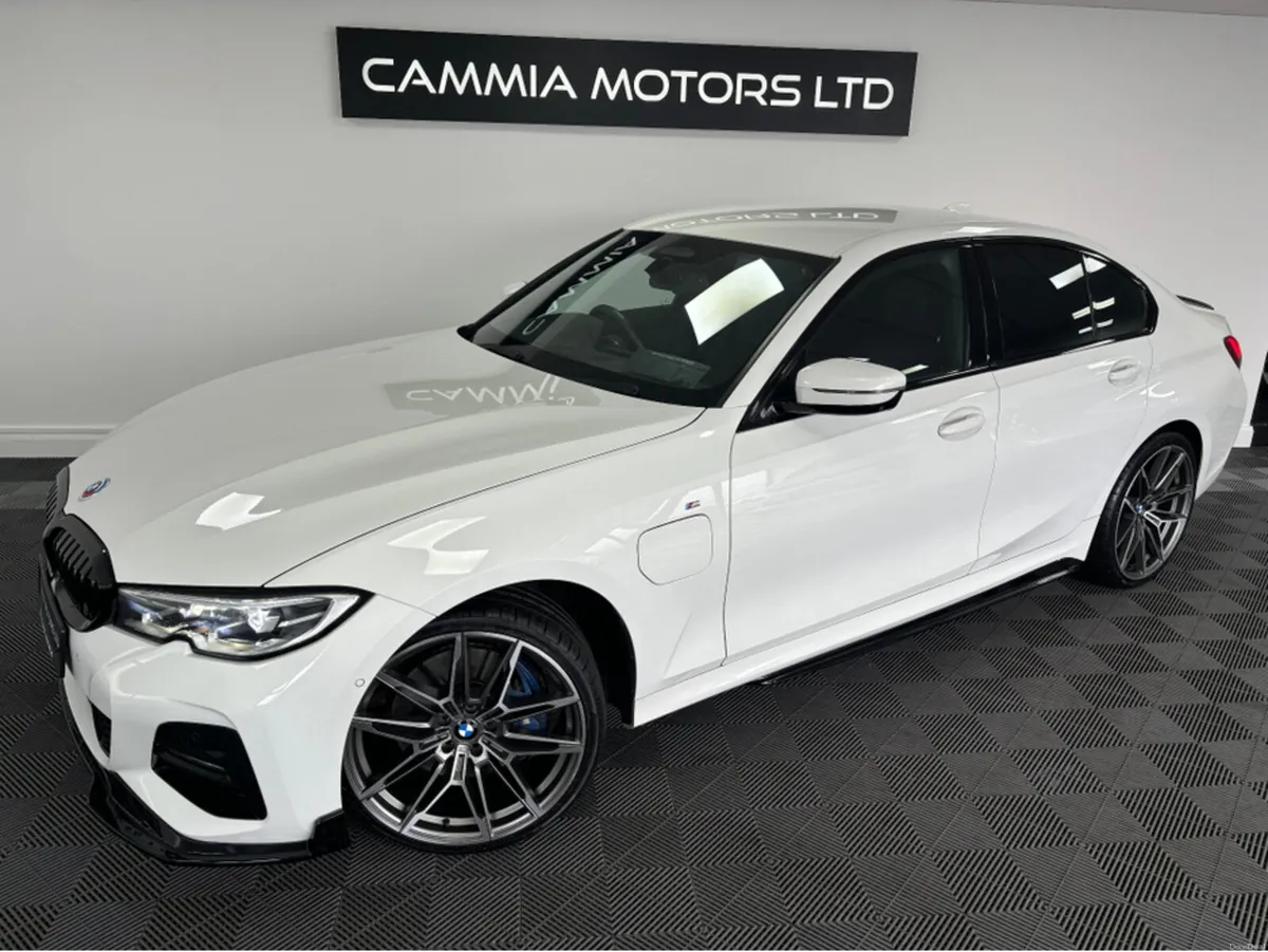 BMW 3-Series *BMW 330e* *DIGITAL DASH* *LOW MILEAG - Image 2