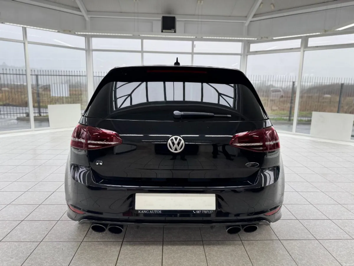 Volkswagen Golf R 2.0 TSI - Image 2