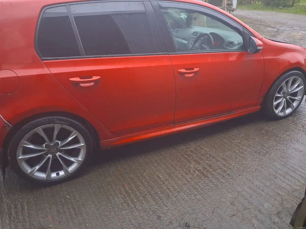 Volkswagen Golf 2010 - Image 1