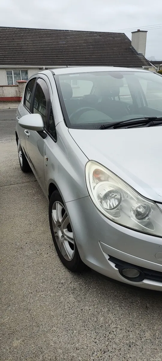 Opel Corsa 2011 - Image 2