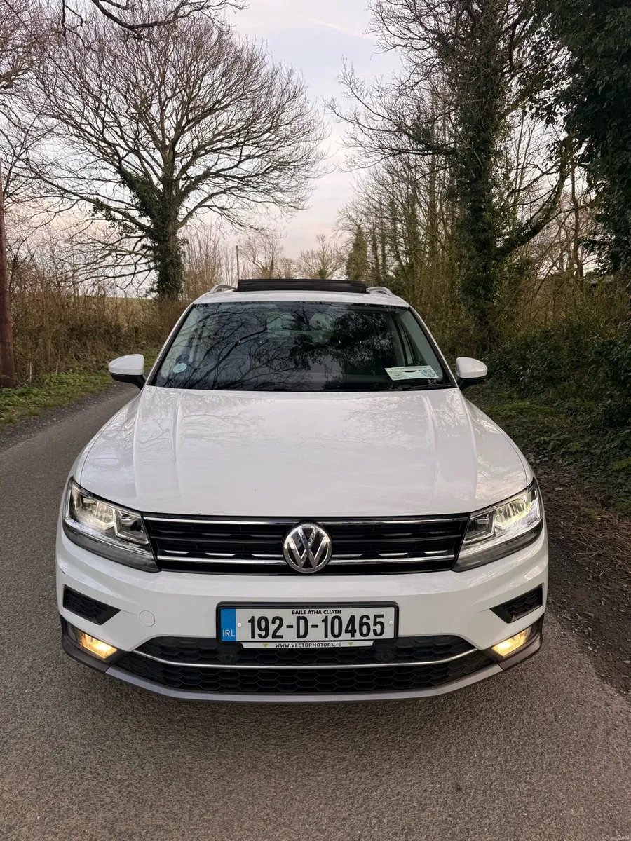 2019 Volkswagen Tiguan HighLine Panoramic Roof - Image 4