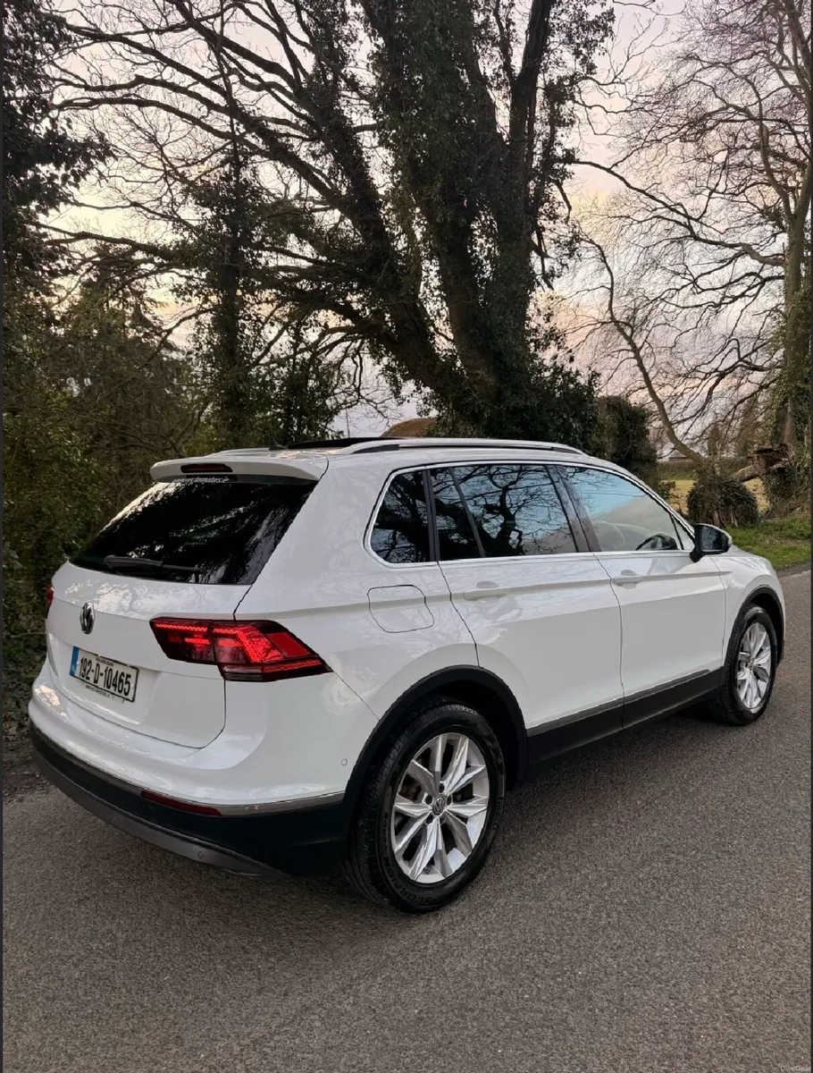 2019 Volkswagen Tiguan HighLine Panoramic Roof - Image 3