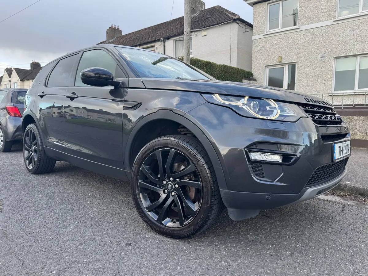 Land Rover Discovery Sport 2017 HSE 7 SEAT 4WD - Image 1