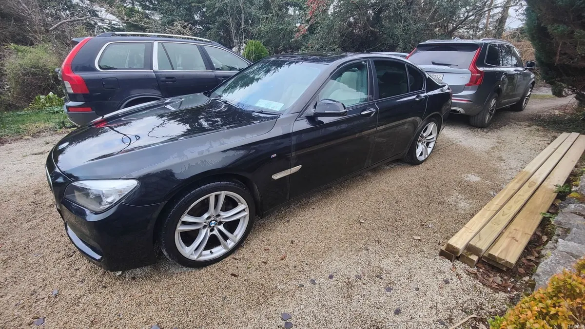 BMW 7-Series 2013 - Image 2