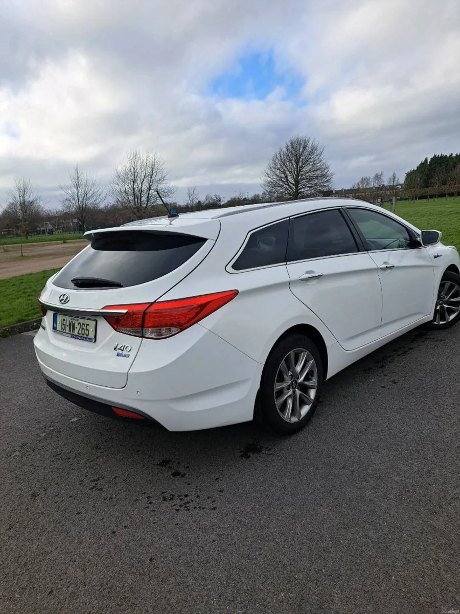 Hyundai i40 Tourer Executive Plus - Image 4