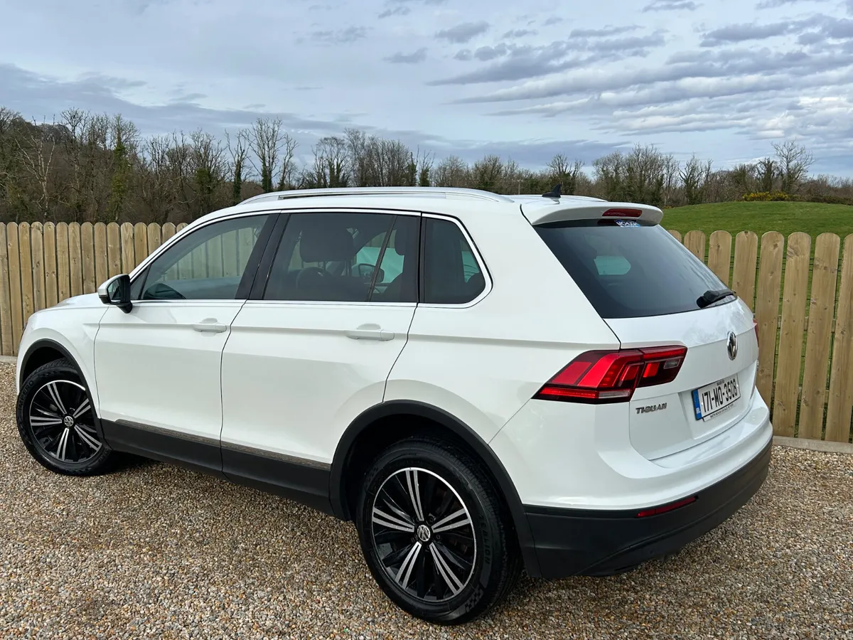 2017 Volkswagen Tiguan Se Nav 4WD - Image 2