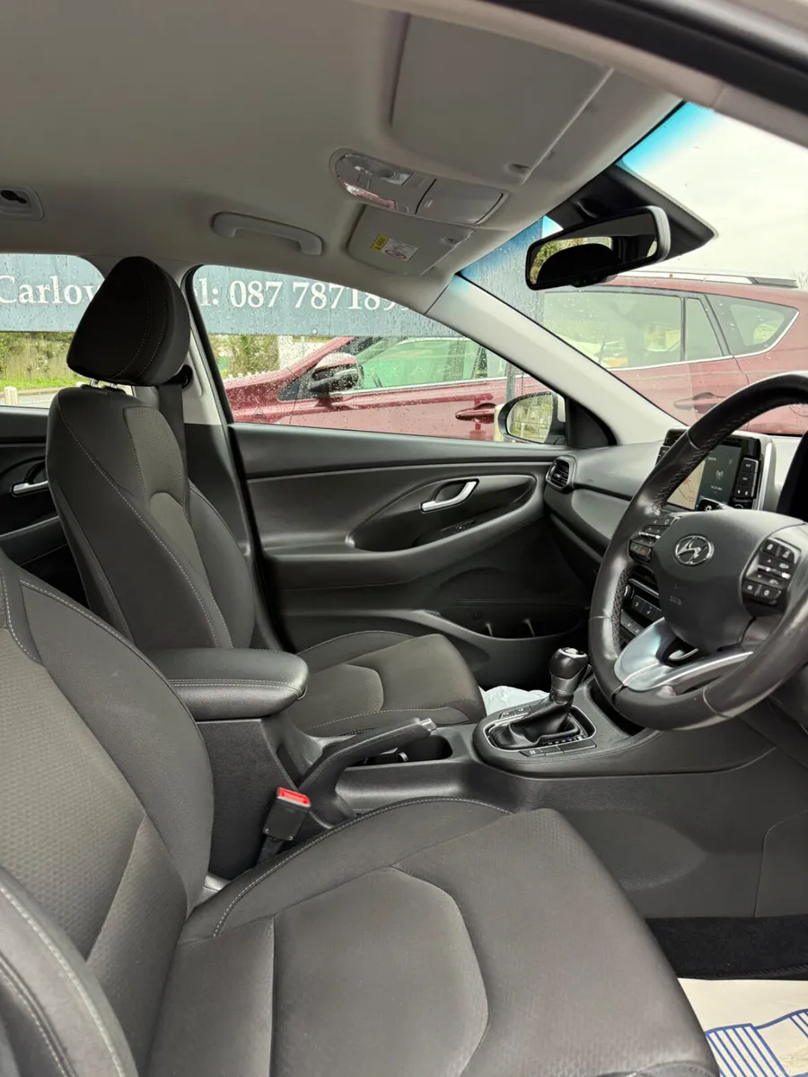 182 Hyundai i30 1.4 Petrol Automatic Estate. - Image 5