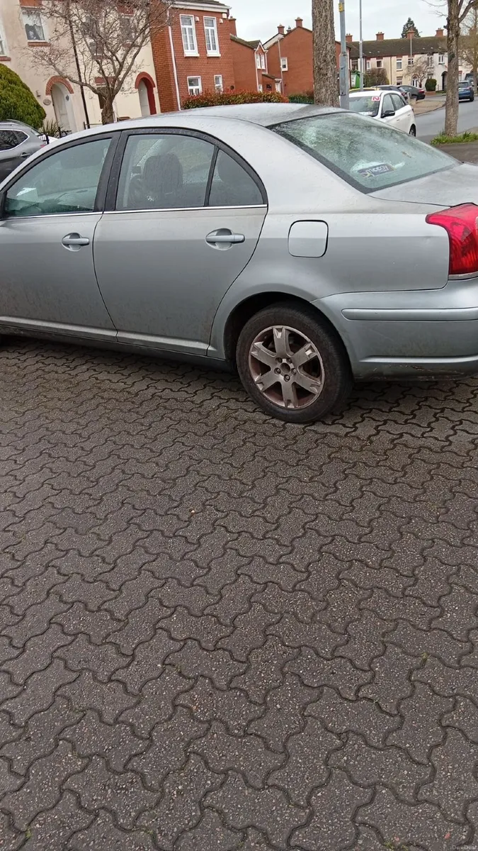 Toyota Avensis 2009 - Image 2