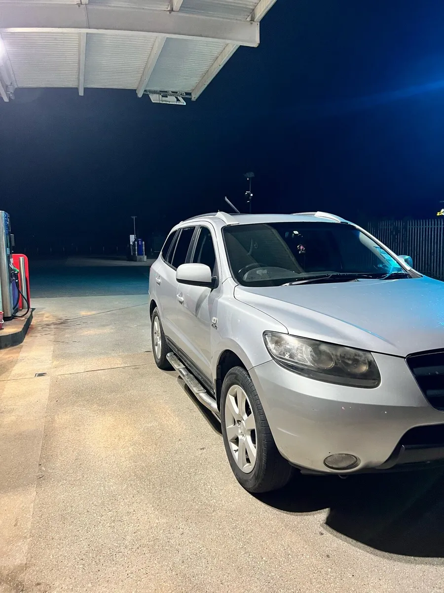 2008 Hyundai Santa Fe 4WD - Image 1