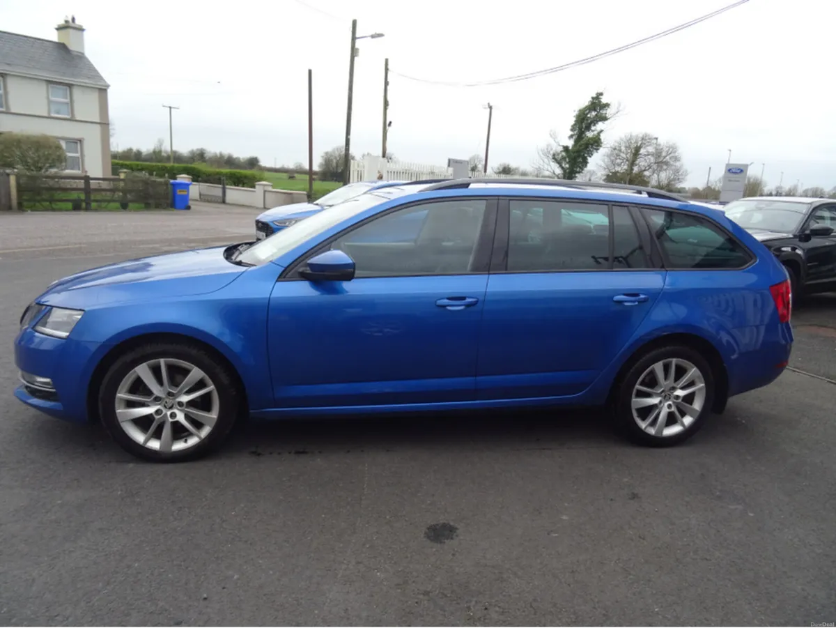 Skoda Octavia 1.6 TDI SE L 115PS  ESTATE - Image 2