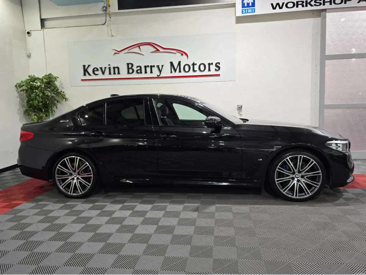BMW 5-Series 530E M SPORT (PLUS PACK) AUTOMATIC ** - Image 4