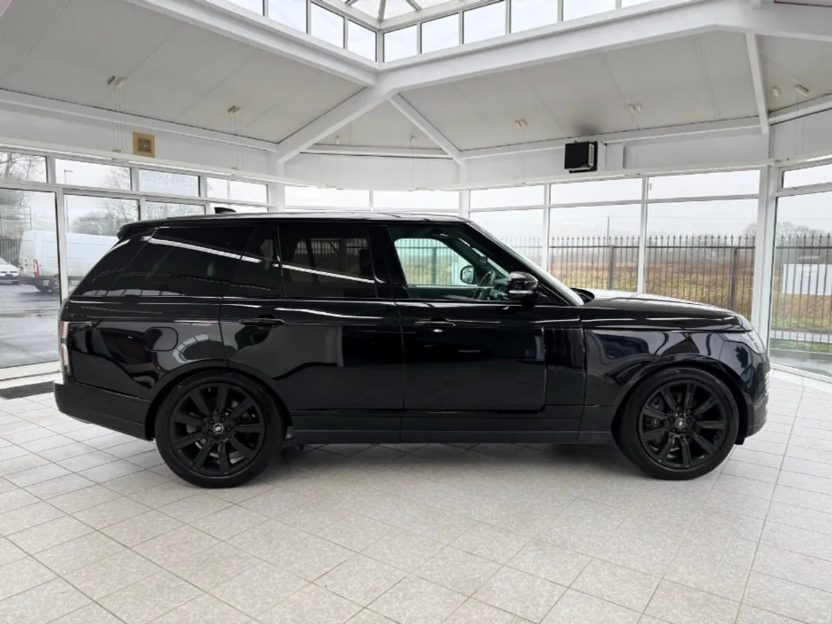 Land Rover Range Rover VOGUE P400E A - Image 2