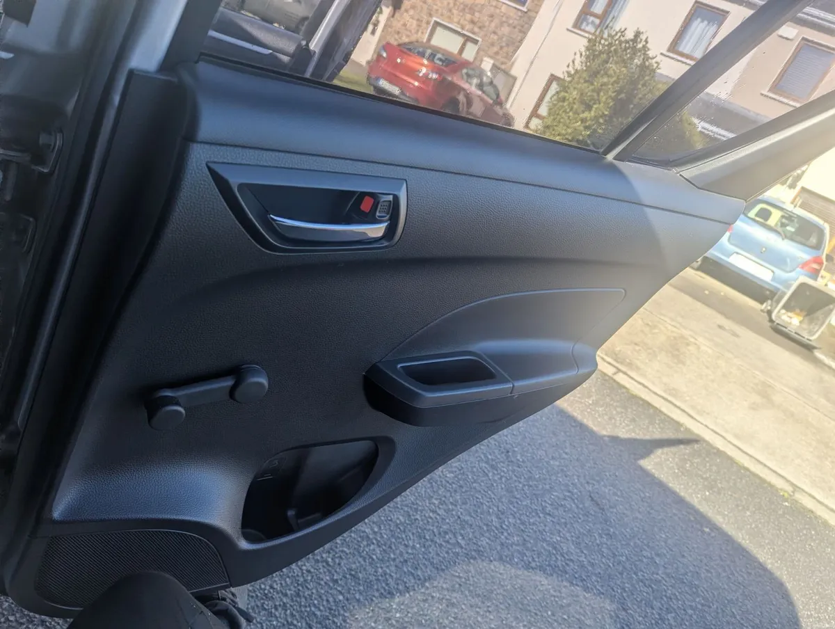 Suzuki Swift 2012 - Image 2