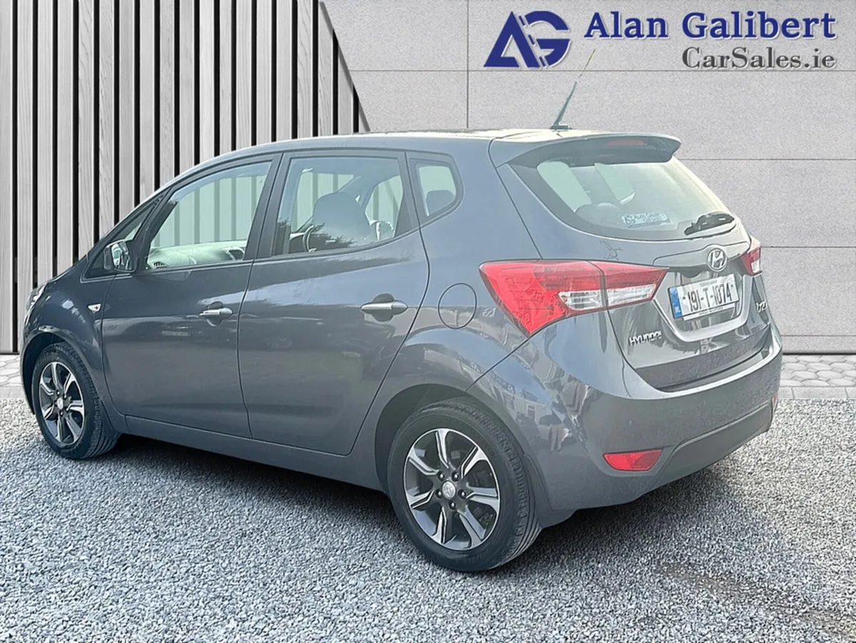 Hyundai ix20 1.6 Diesel DELUXE 5DR - Image 2