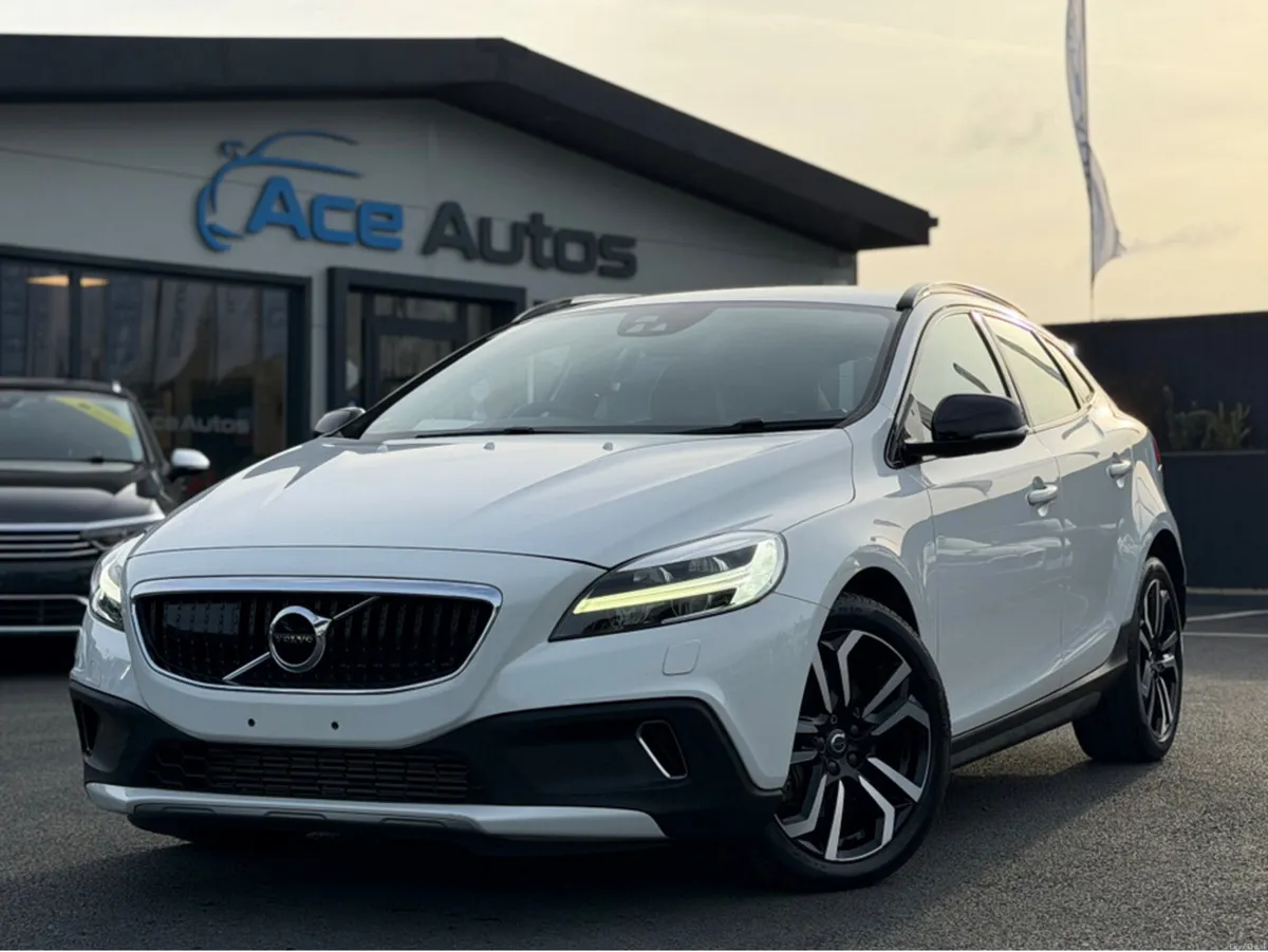 Volvo V40 CROSSCOUNTRY 4WD - 2.0L DIESEL - AUTO - - Image 1