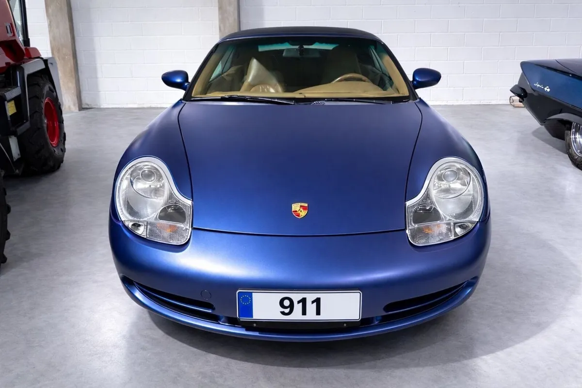 Porsche 911 (996) carerra cabriolet - Image 1