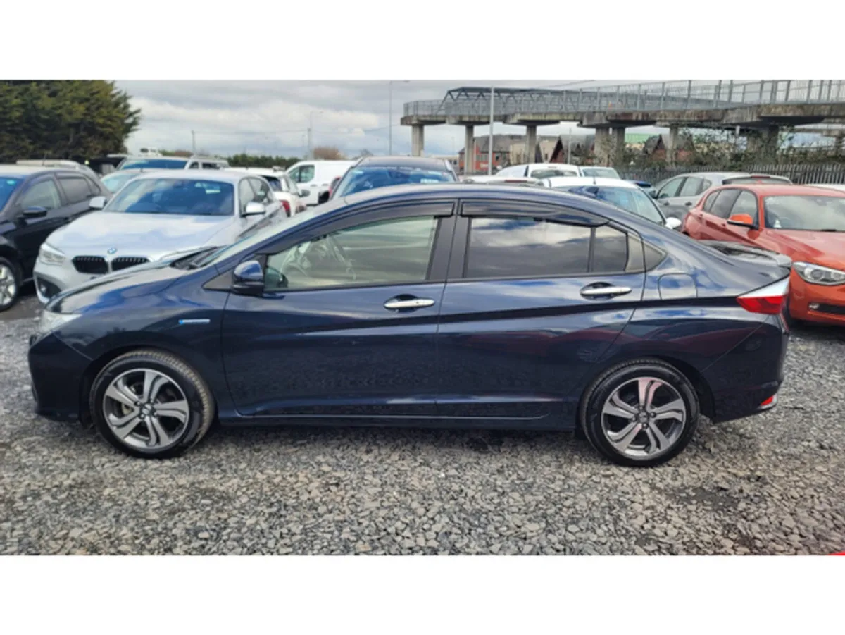 Honda Grace 1.5L Automatic Petrol Hybrid (0022) - Image 4