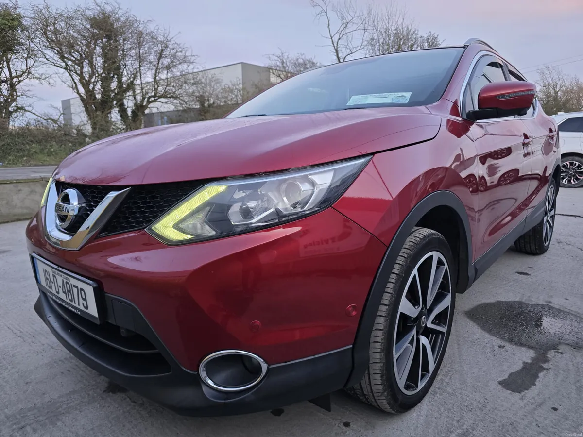 161 Nissan Qashqai 1.6D Tekna Low Miles High Spec - Image 3