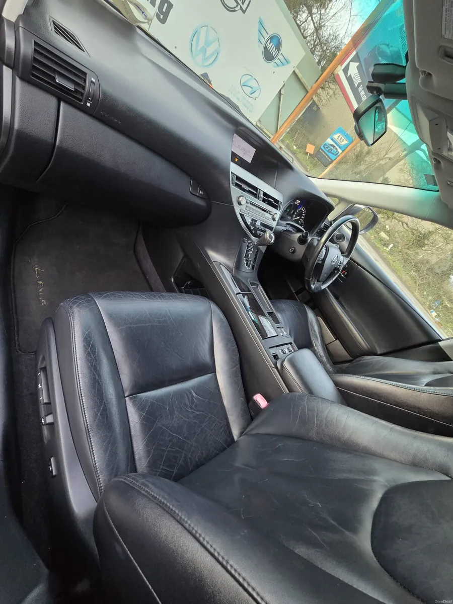 161 Nissan Qashqai 1.6D Tekna Low Miles High Spec - Image 3