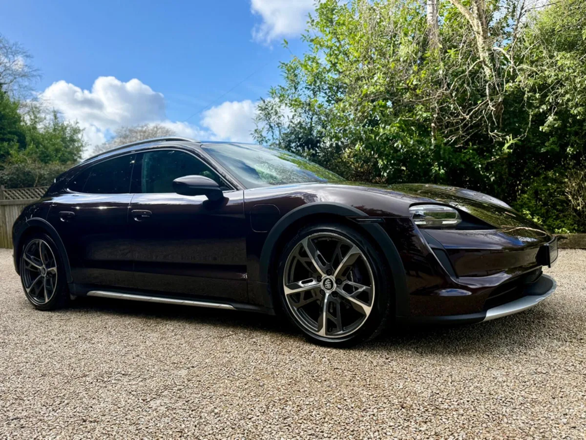 Porsche Taycan 4 CROSS TURISMO *Performance Batter - Image 2