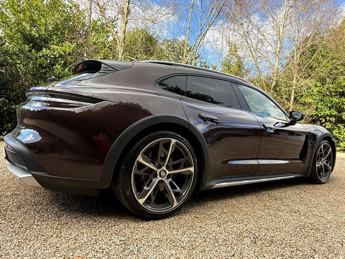 Porsche Taycan 4 CROSS TURISMO *Performance Batter - Image 4