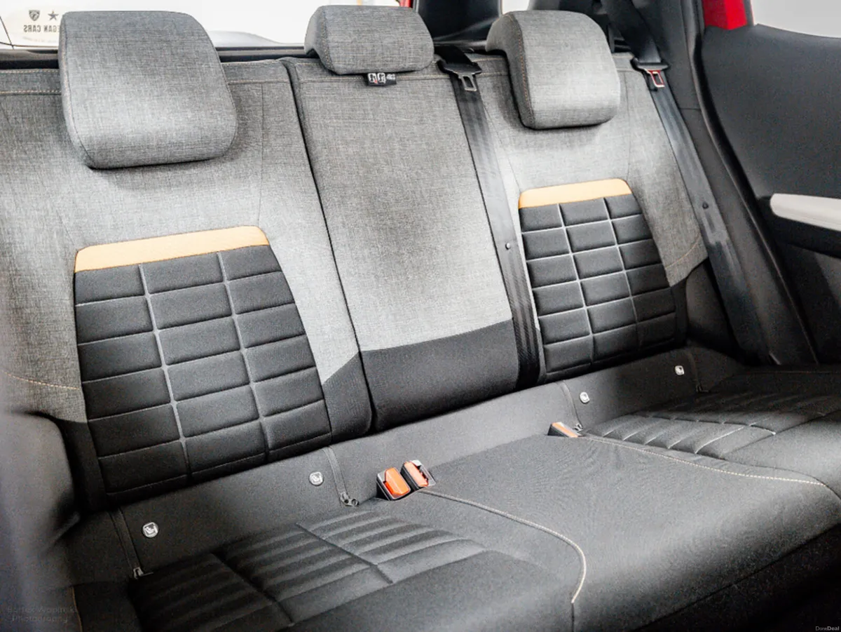 Citroen C3 Aircross PLUS 1.2 Petrol Hybrid Auto 14 - Image 4