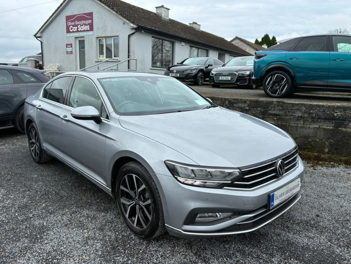 Volkswagen Passat ELEGANCE 2.0 TDI MANUAL 6 SPEED - Image 1