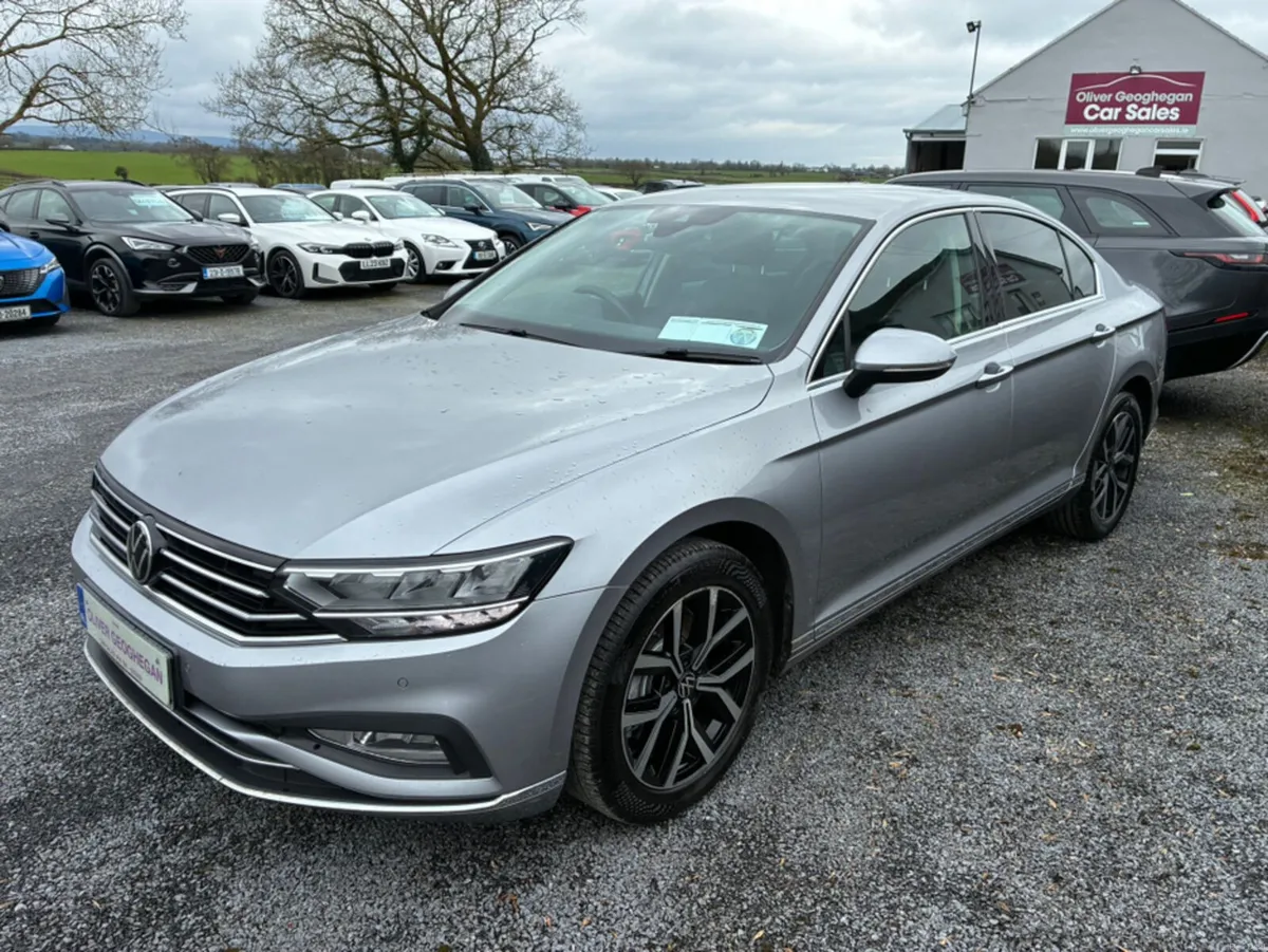 Volkswagen Passat ELEGANCE 2.0 TDI MANUAL 6 SPEED - Image 4