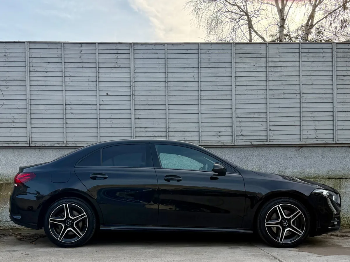 Mercedes-Benz AMG 2022 AMG LINE EDITION - Image 2