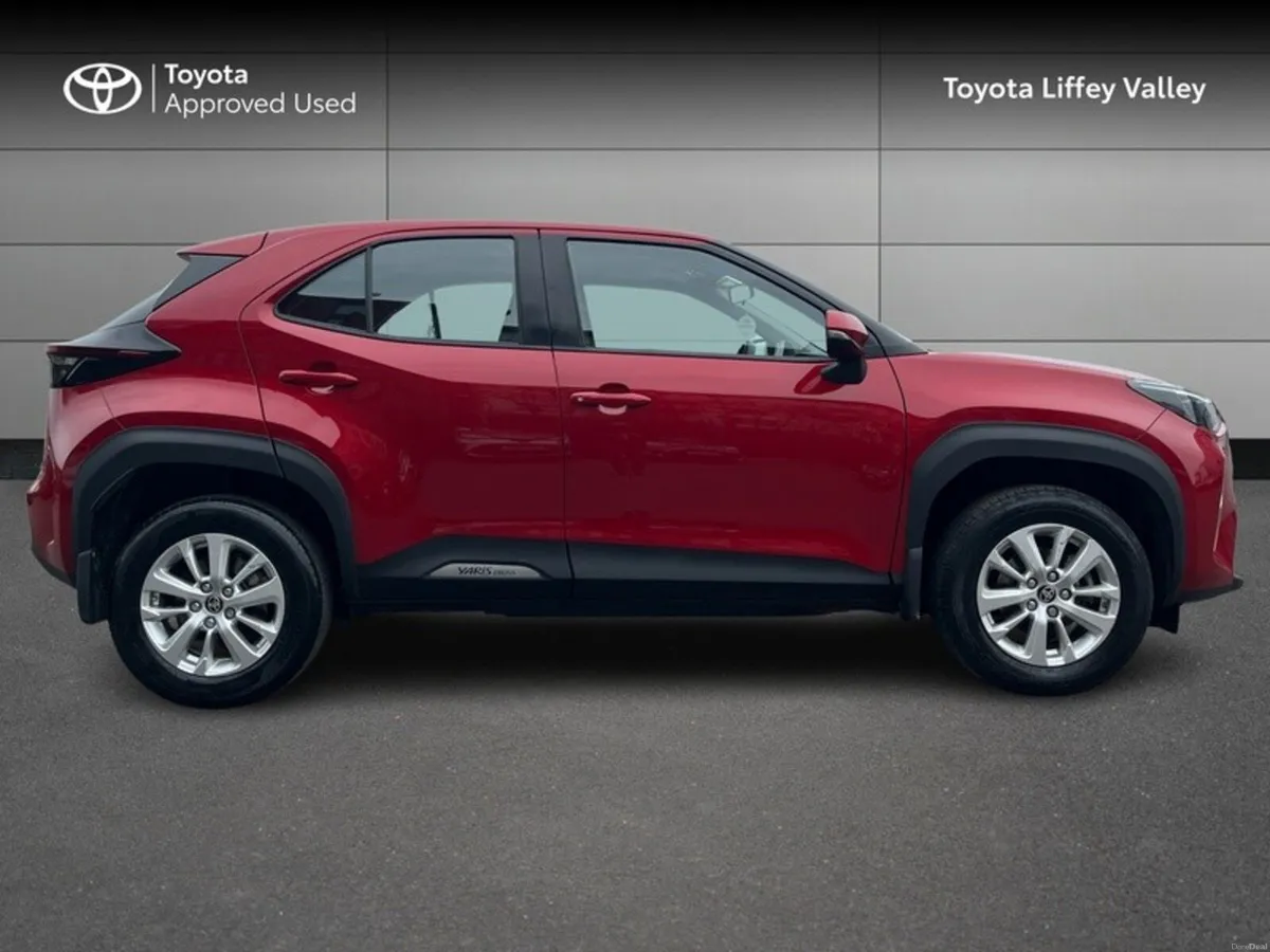 Toyota Yaris Cross YARIS CROSS LUNA - Image 3