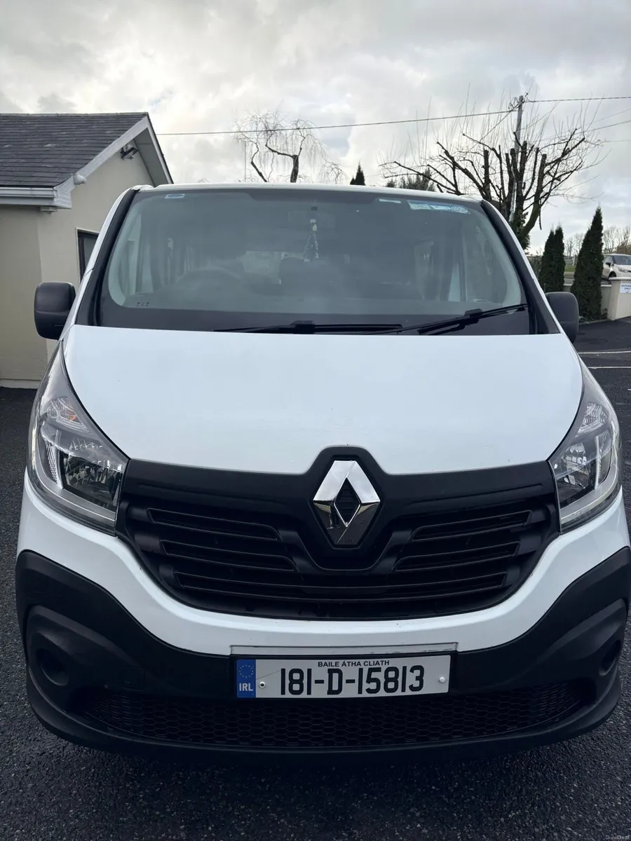 9 Seater Passenger Renault Traffic - Image 4