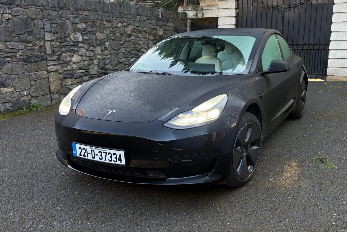 Tesla Model 3 2022 RWD White Interior - Image 1