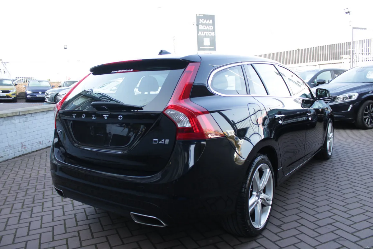 2018 VOLVO V60 2.0 D4 5DR AUTO ESTATE - Image 4