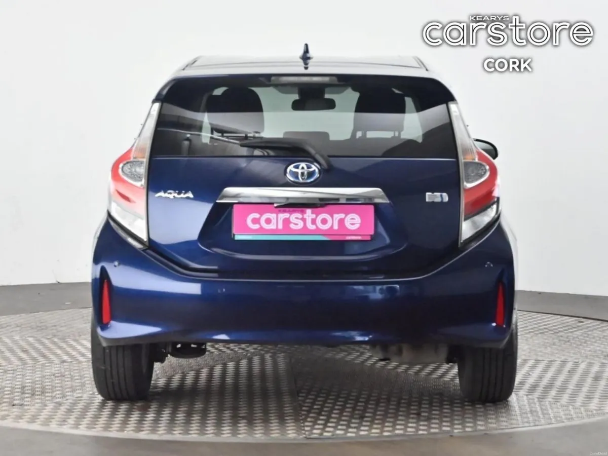 Toyota Aqua 1.8 Hybrid - Image 4