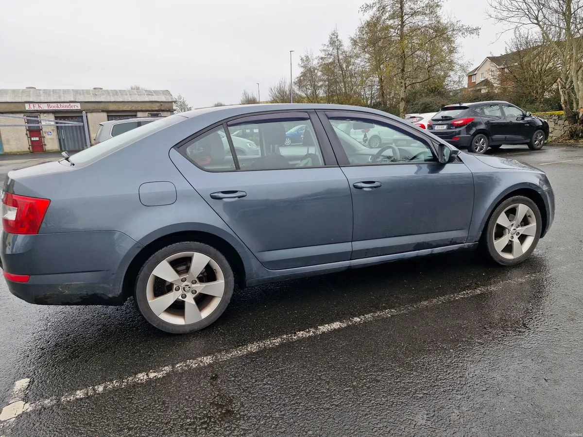 Skoda Octavia 2015 - Image 3
